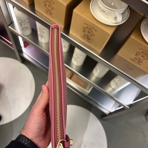 Coach Pink Coffee shop pouch - Picture 4 of 4